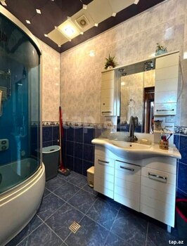 3-otaqlı yeni tikili, Qurban Xəlilov küç., 107 m²