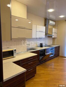 3-otaqlı yeni tikili kirayə verilir, Gənclik m., 150 m²