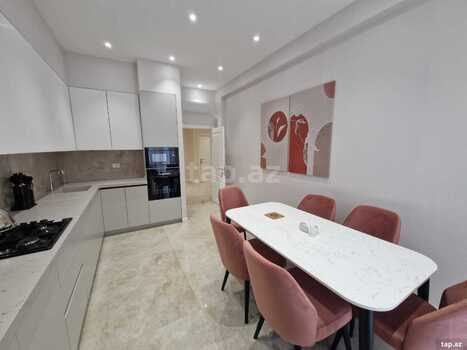 3-otaqlı yeni tikili kirayə verilir, İzmir küç., 180 m²