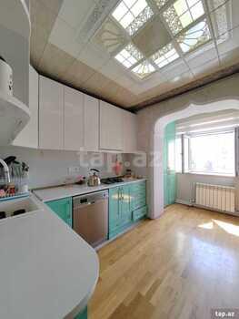 4-otaqlı mənzil, Məzahir Rüstəmov küç., 110 m²