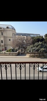 3-otaqlı mənzil, Bakıxanov küç., 75 m²