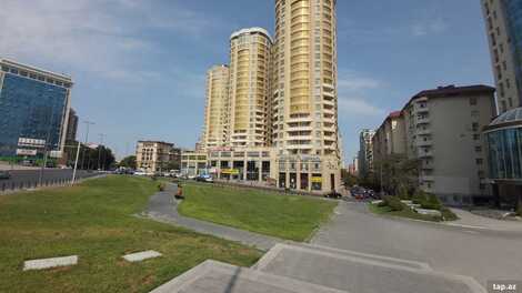 4-otaqlı yeni tikili, İnşaatçılar pr., 215 m²