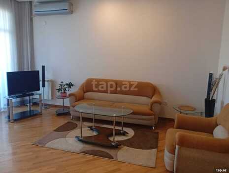 2-otaqlı yeni tikili kirayə verilir, Nizami m., 90 m²