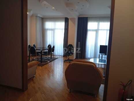 2-otaqlı yeni tikili kirayə verilir, Nizami m., 90 m²