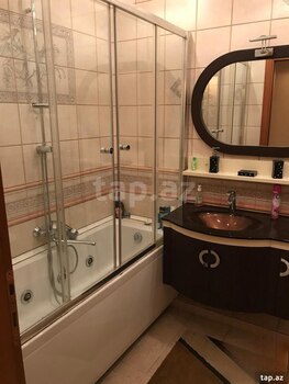 10-otaqlı yeni tikili, İzzət Həmidov küç., 1000 m²