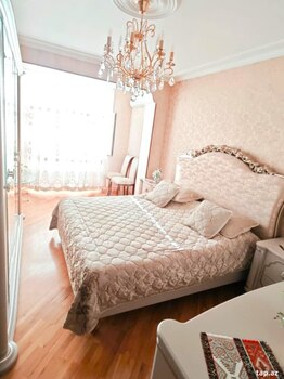 3-otaqlı mənzil, A. Manafov küç., 80 m²