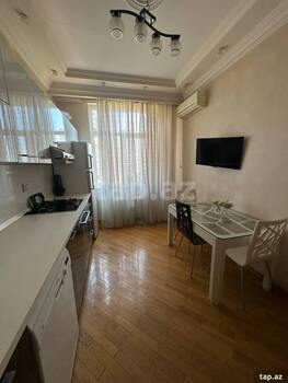3-otaqlı yeni tikili kirayə verilir, Əbdülvahab Salamzadə küç., 130 m²