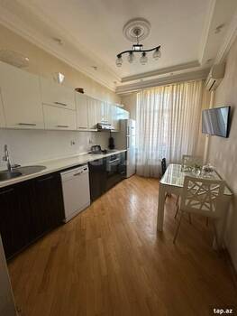3-otaqlı yeni tikili kirayə verilir, Əbdülvahab Salamzadə küç., 130 m²