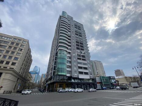 3-otaqlı yeni tikili kirayə verilir, 28 May küç., 171 m²