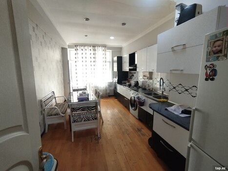 3-otaqlı yeni tikili, 8 Noyabr m., 150 m²
