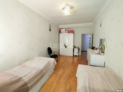 3-otaqlı yeni tikili, 8 Noyabr m., 150 m²