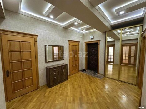 3-otaqlı yeni tikili, 8 Noyabr m., 127 m²