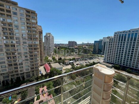 3-otaqlı yeni tikili, 8 Noyabr m., 127 m²