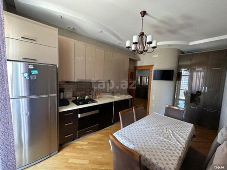 3-otaqlı yeni tikili, 8 Noyabr m., 127 m²