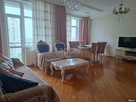 3-otaqlı yeni tikili, 8 Noyabr m., 127 m²
