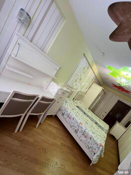 4-otaqlı yeni tikili, Bakıxanov küç., 240 m²