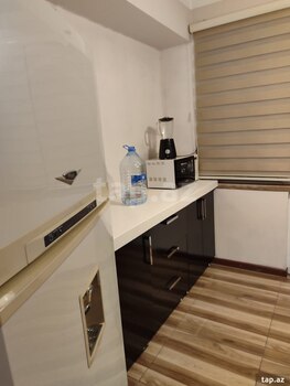 2-otaqlı mənzil kirayə verilir, Sahil m., 90 m²