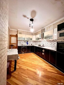 3-otaqlı mənzil, B. Nuriyev küç. 16A, 80 m²