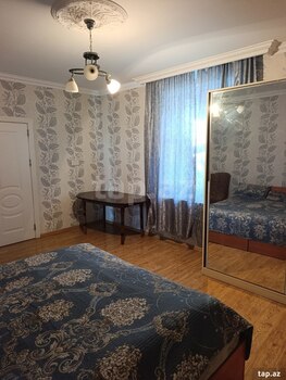 Villa, Azadlıq m.