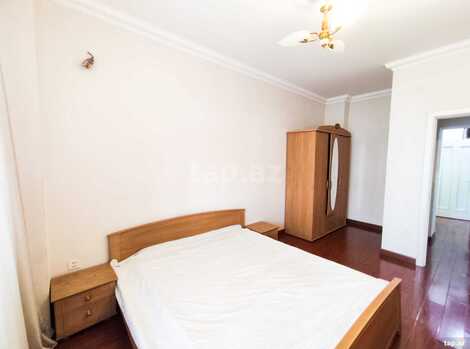 2-otaqlı yeni tikili kirayə verilir, Rüstəm Rüstəmov küç., 75 m²