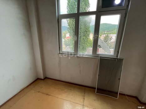 3-otaqlı mənzil kirayə verilir, Şəki ş., 68 m²