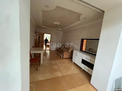 3-otaqlı mənzil kirayə verilir, Şəki ş., 68 m²
