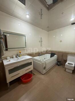 3-otaqlı yeni tikili, S.Rəhimov küç., 125 m²