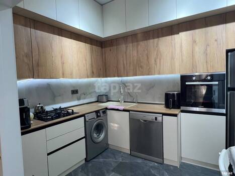 4-otaqlı yeni tikili, Babək pr., 81 m²