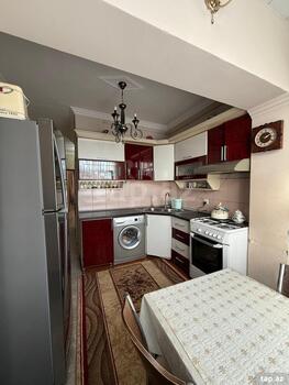 3-otaqlı mənzil, Cəmşid Naxçivanski küç., 80 m²