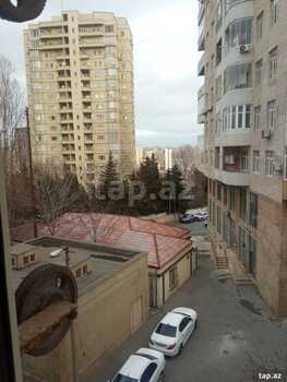 4-otaqlı mənzil, İnşaatçılar pr., 100 m²