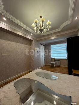 3-otaqlı yeni tikili, Elmlər Akademiyası m., 134 m²