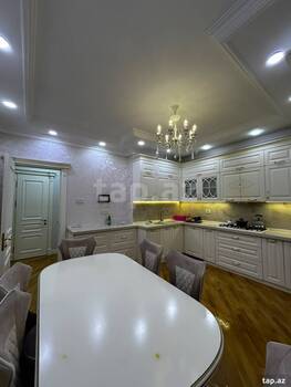 3-otaqlı yeni tikili, Elmlər Akademiyası m., 134 m²