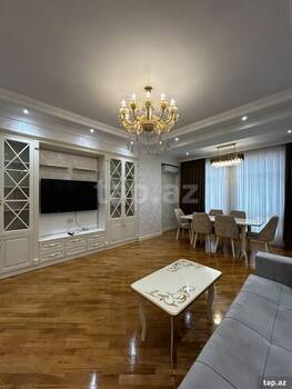 3-otaqlı yeni tikili, Elmlər Akademiyası m., 134 m²