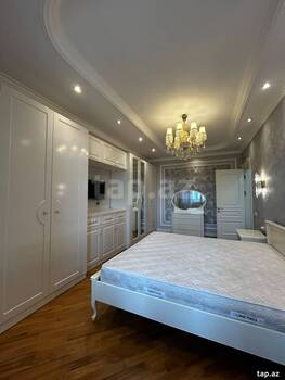 3-otaqlı yeni tikili, Elmlər Akademiyası m., 134 m²