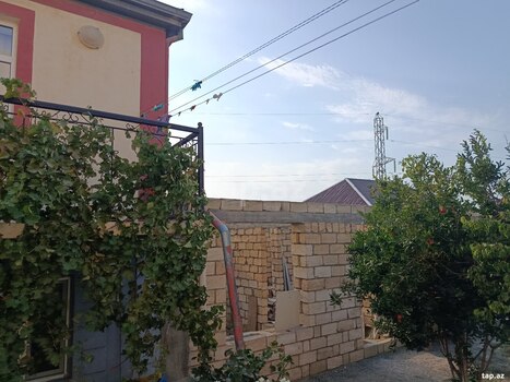 Həyət evi, Hökməli qəs.
