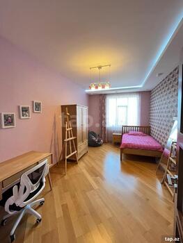 4-otaqlı yeni tikili, Həsən Salmani küç., 165 m²