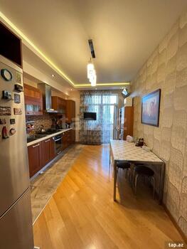 4-otaqlı yeni tikili, Həsən Salmani küç., 165 m²