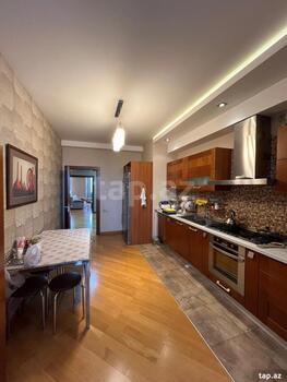 4-otaqlı yeni tikili, Həsən Salmani küç., 165 m²