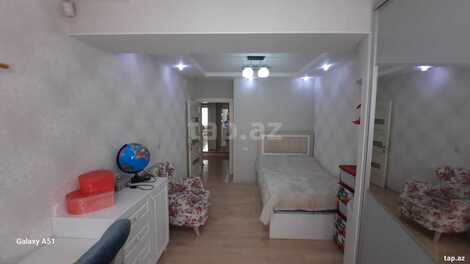 3-otaqlı mənzil, İnşaatçılar pr., 100 m²