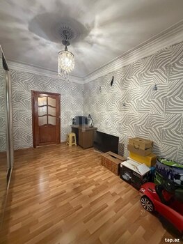 3-otaqlı mənzil, 9 Mkr., 80 m²