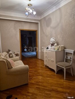 3-otaqlı mənzil, Elmlər Akademyasi m., 134 m²