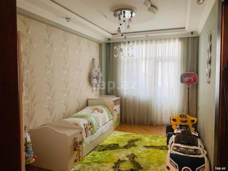 3-otaqlı mənzil, 4-cü mkr., 90 m²