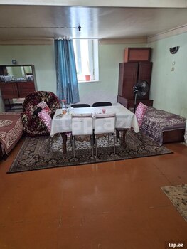Həyət evi kirayə verilir, Sahil metrosu