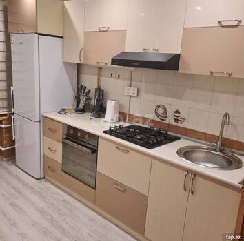 3-otaqlı mənzil kirayə verilir, Qurban Xəlilov küç., 80 m²