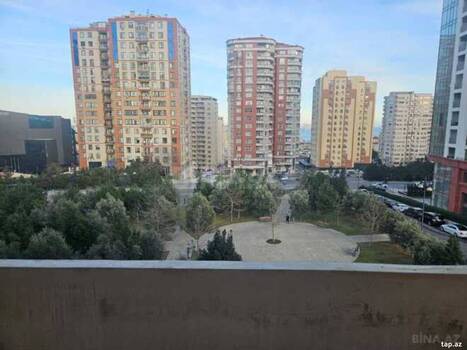 3-otaqlı mənzil kirayə verilir, Qurban Xəlilov küç., 80 m²