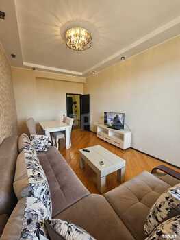 2-otaqlı yeni tikili kirayə verilir, Gülarə Qədirbəyova küç., 70 m²