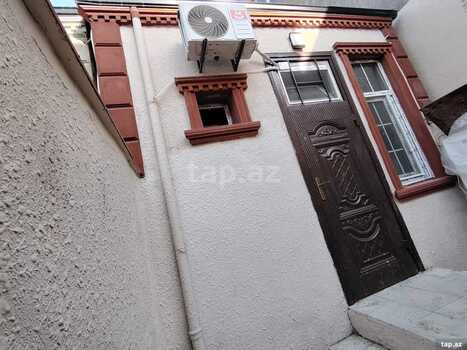 Həyət evi, H. Əliyev pr. 11