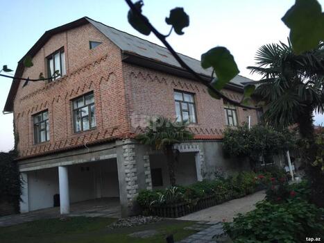 Bağ evi, Heydər Əliyev pr.