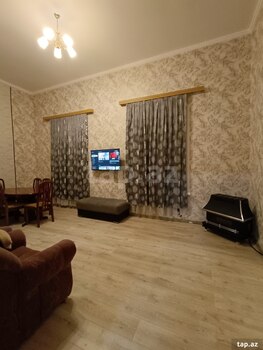 4-otaqlı mənzil kirayə verilir, Nizami m., 80 m²