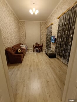 4-otaqlı mənzil kirayə verilir, Nizami m., 80 m²